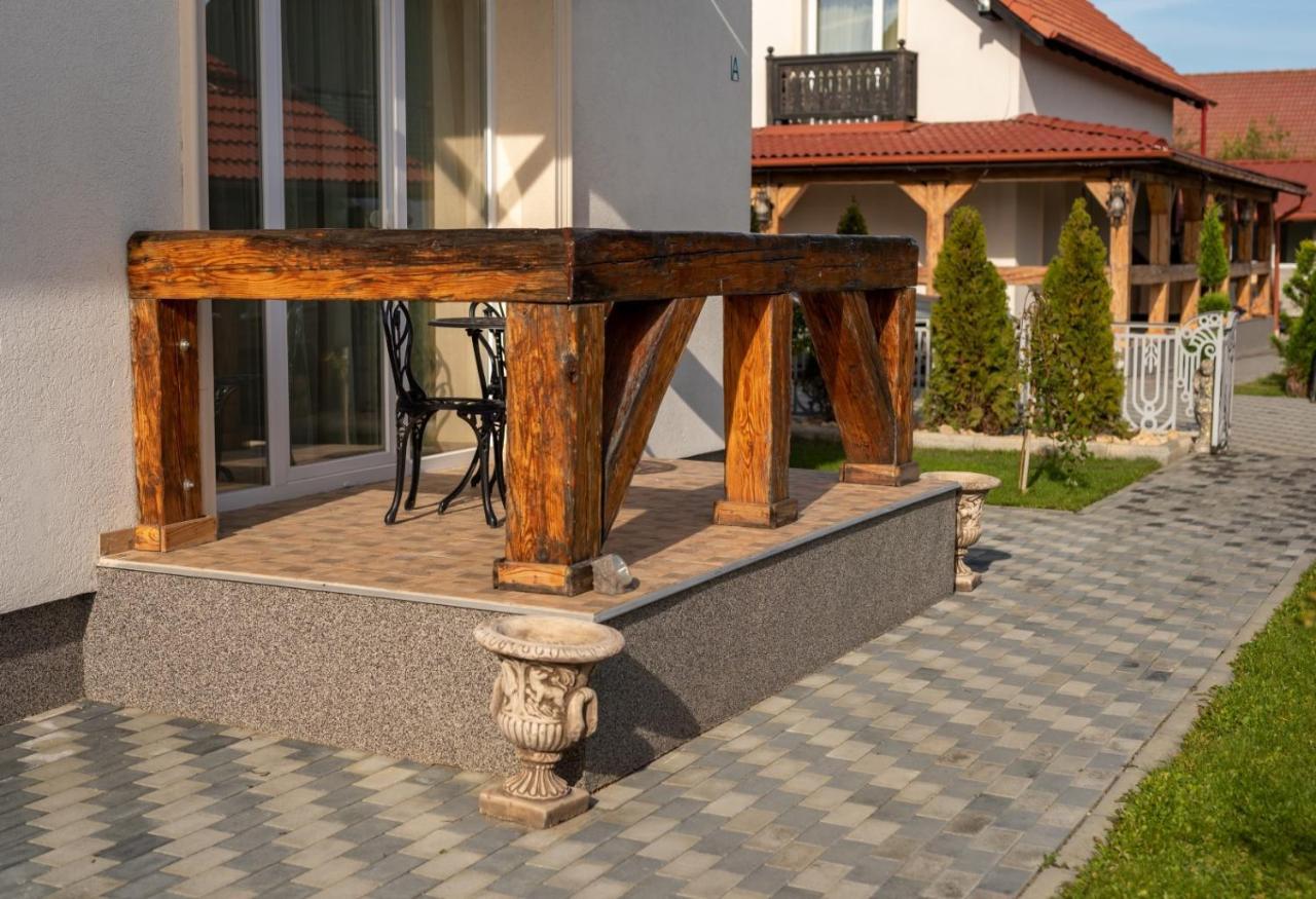Boutique Vila Cristian  Luaran gambar
