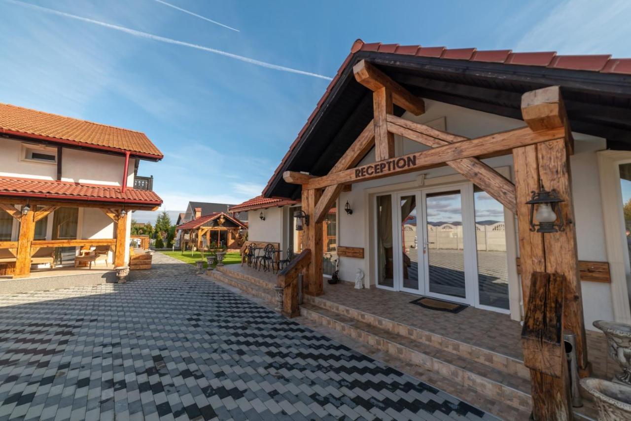 Boutique Vila Cristian  Luaran gambar