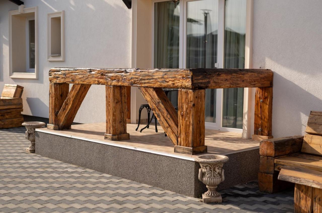 Boutique Vila Cristian  Luaran gambar