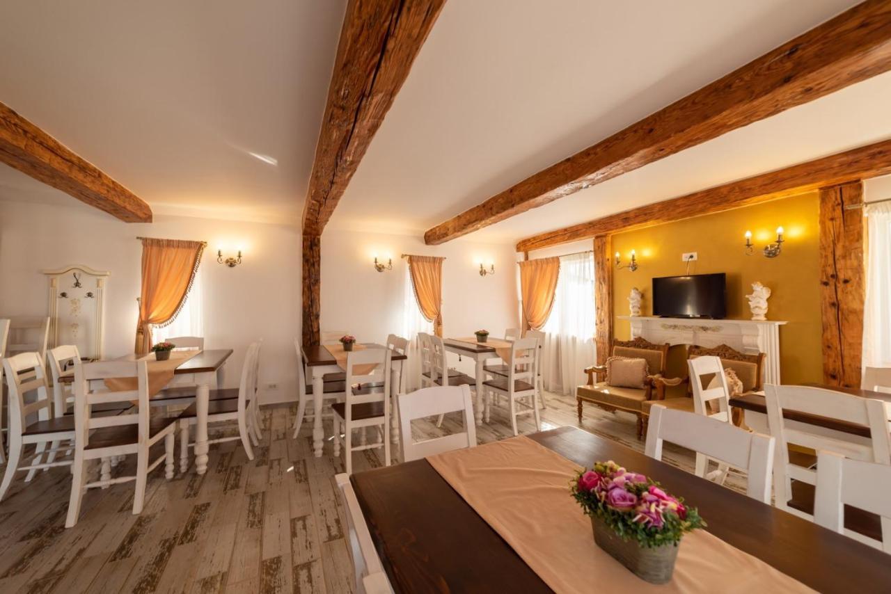 Boutique Vila Cristian  Luaran gambar