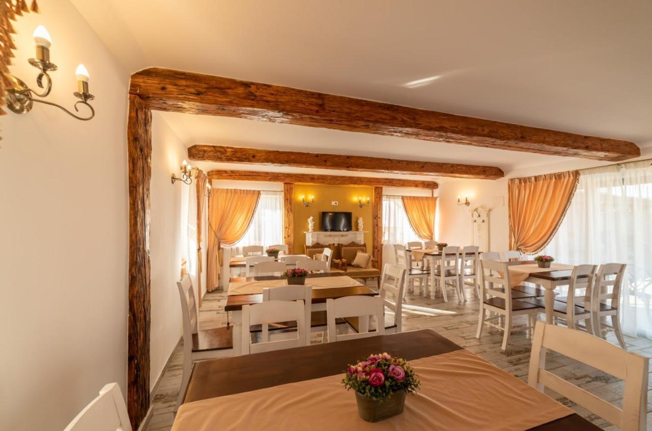 Boutique Vila Cristian  Luaran gambar